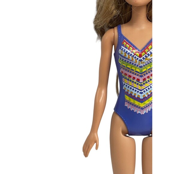 Barbie WATER PLAY BEACH BARBIE Doll FJD97 Blue Print Swimsuit Mattel - Picture 10 of 14